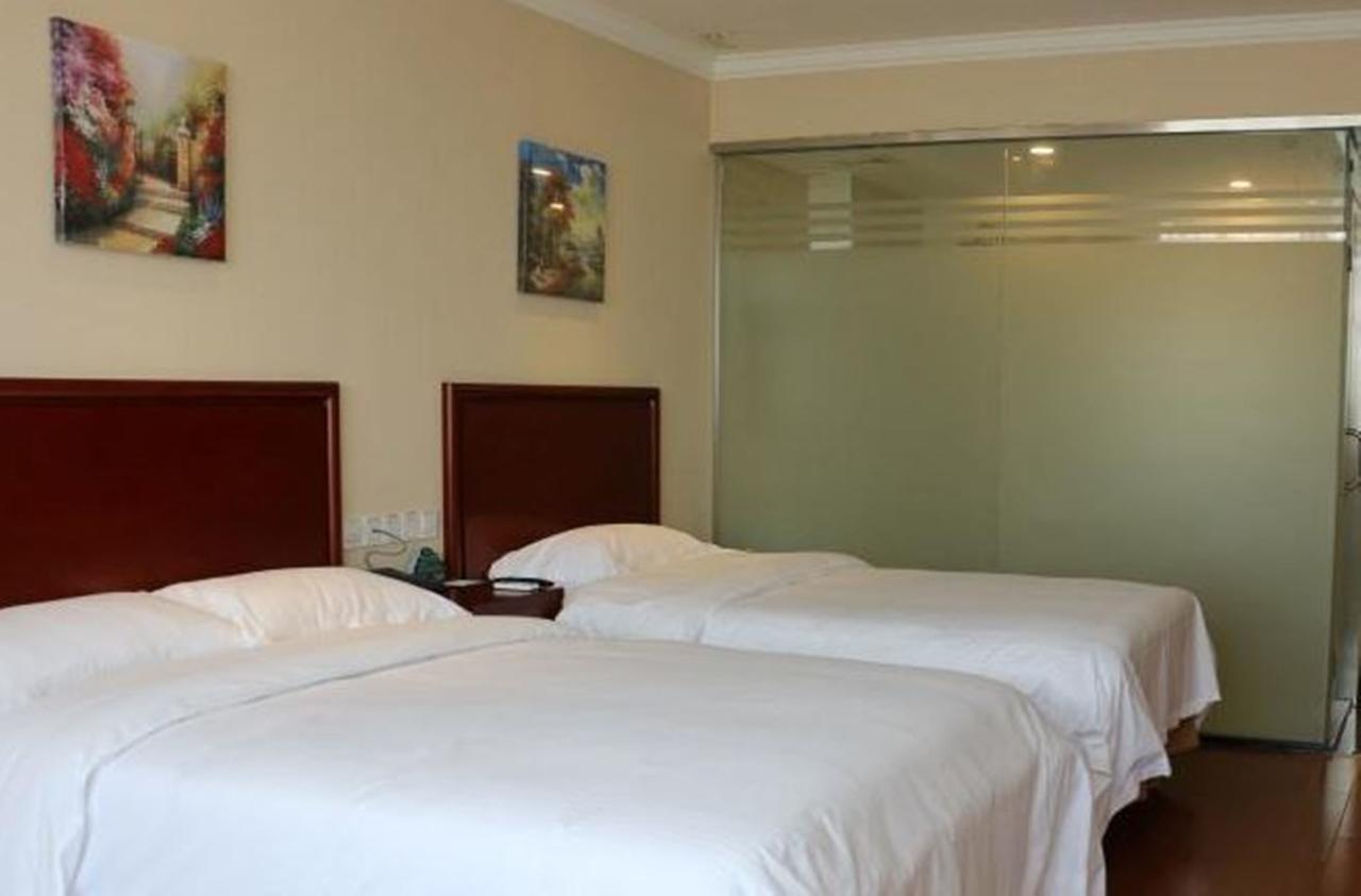 Greentree Inn Chongqing North Railway Station Express Hotel Экстерьер фото